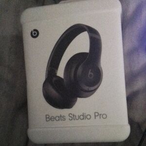 Beats Studio Pro Headphones - Black
